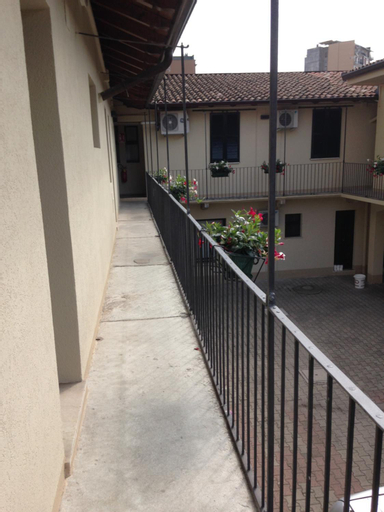 Exterior & Views 19