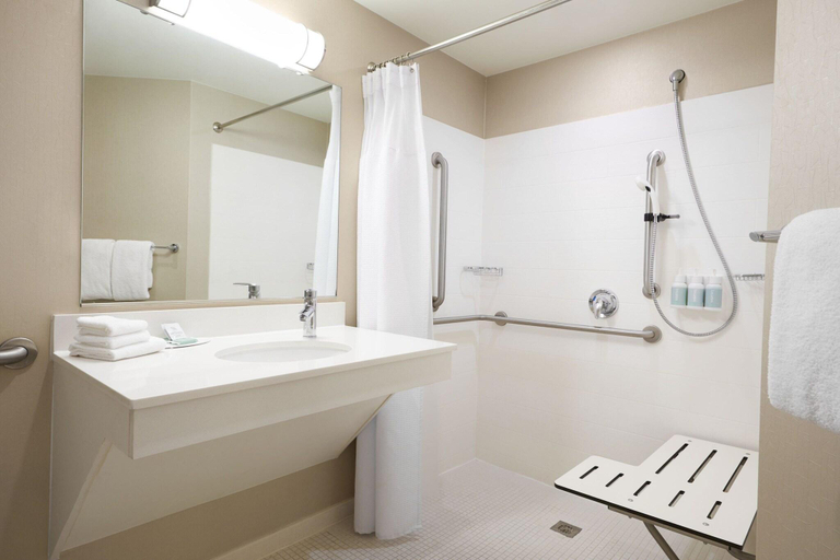 Bathroom 28