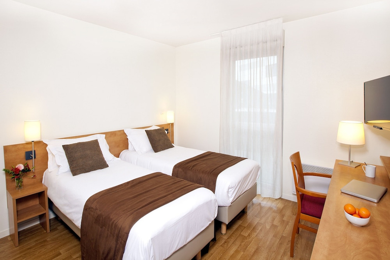 Bedroom 3, Sejours & Affaires Rennes Longs Champs, Ille-et-Vilaine