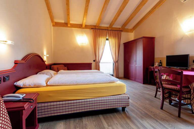 Bedroom 4, Hotel Alesi, Verona