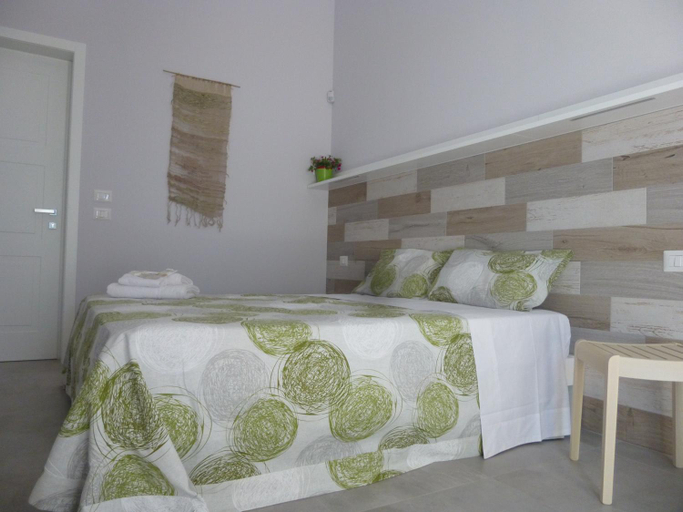 Others 5, B&B Le Thuje, Lecce