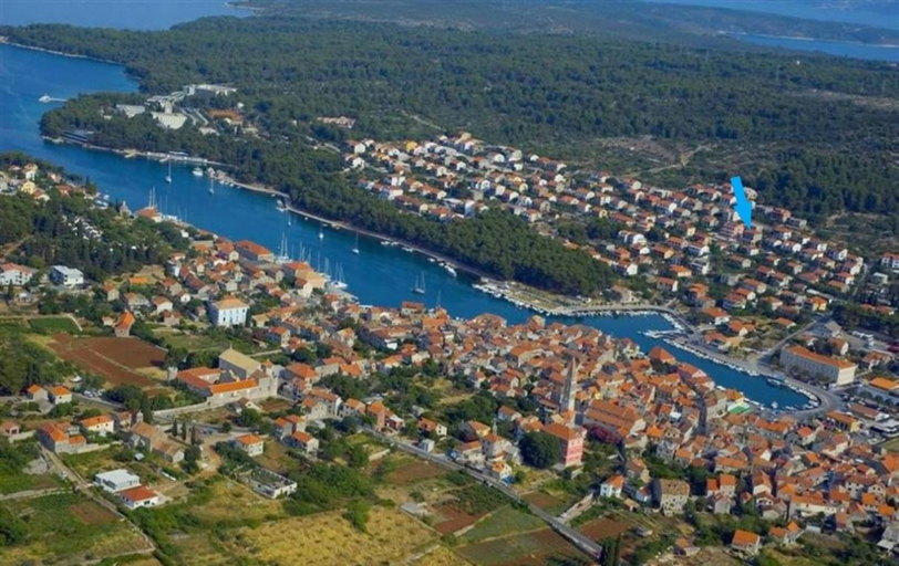 Others 5, Studio Rade, Stari Grad