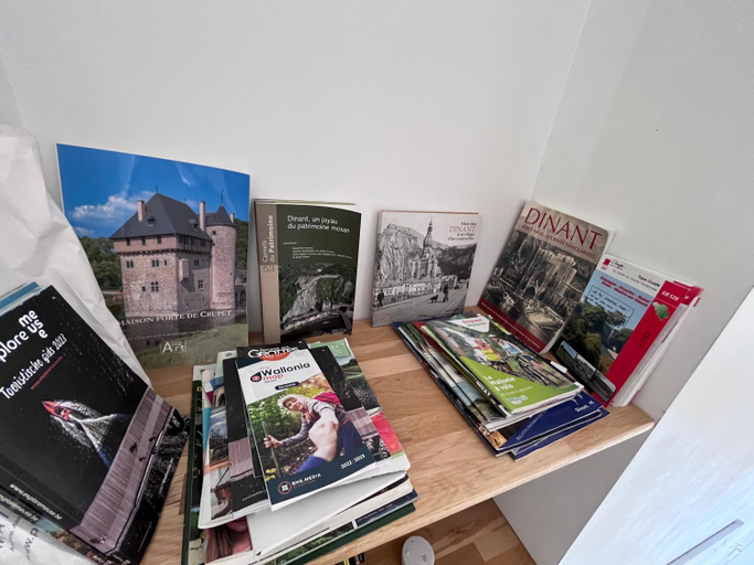 Others 4, L’Aragne, Namur