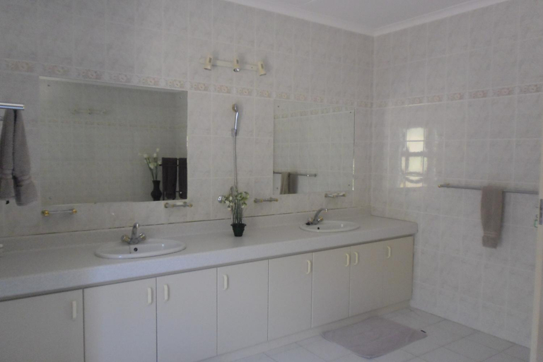 Bathroom 4, Rooiberg Lodge, Eden