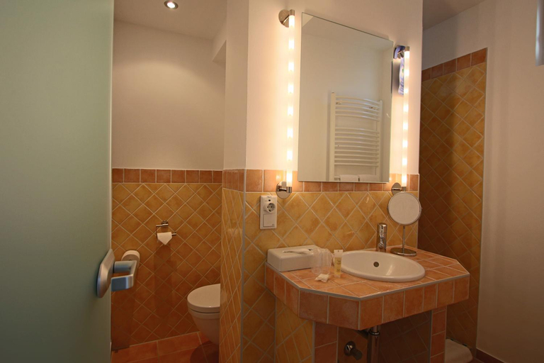 Bathroom 11