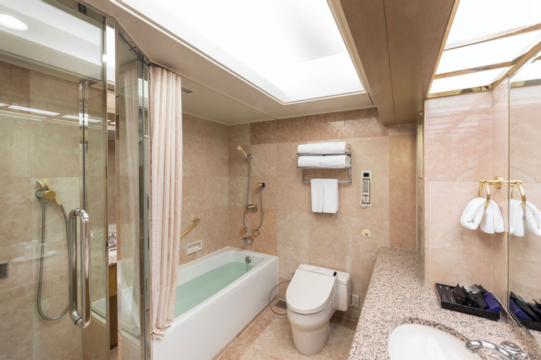 Bathroom 11