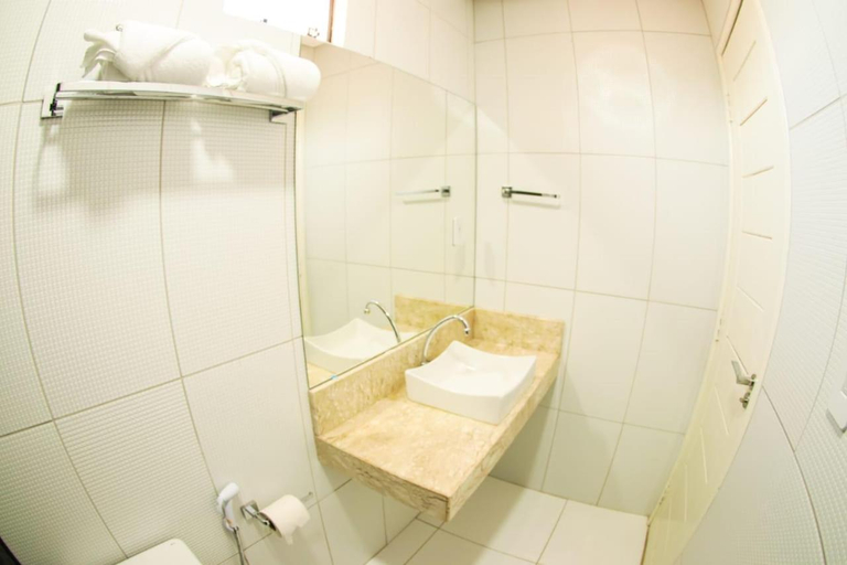 Bathroom 4, Por do Sol Hotel, Santarém