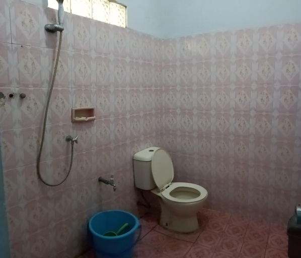 Bathroom 26