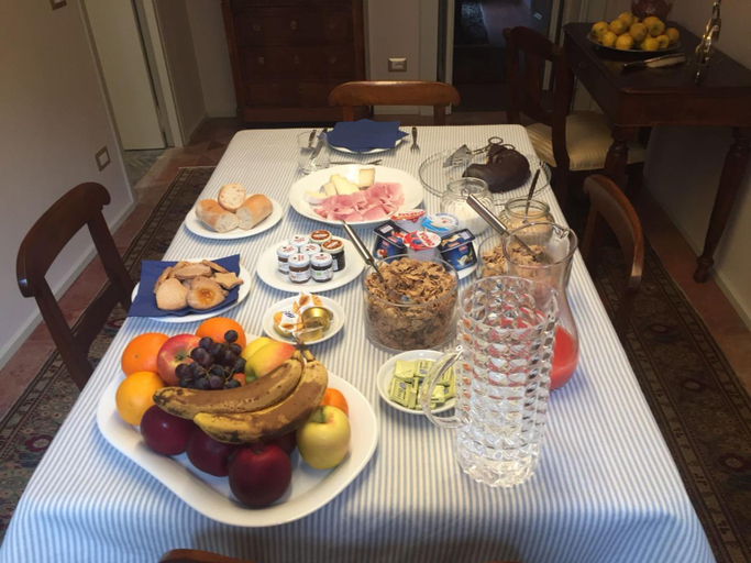 Food & Drinks