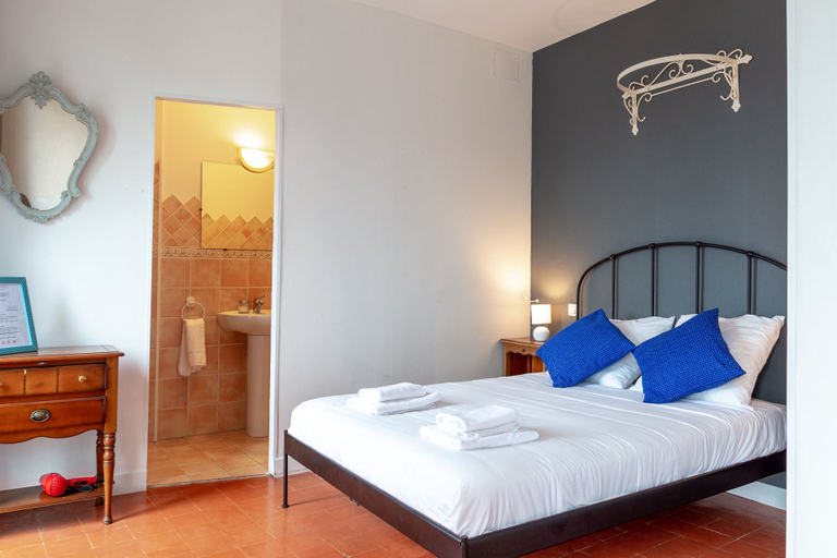 Bedroom 3, Entre MIDI - Maison d'Hôtes - B&B, Hérault