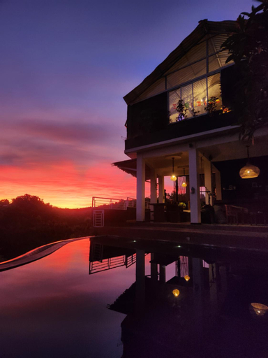Bagus Ink Surf Camp, Badung