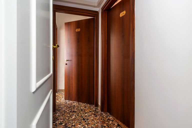 Others 4, Hotel Casa Boccassini, Venezia