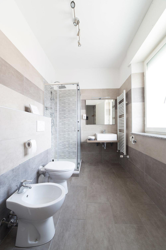Bathroom 2, Il Giuelin Malpensa B&B, Varese