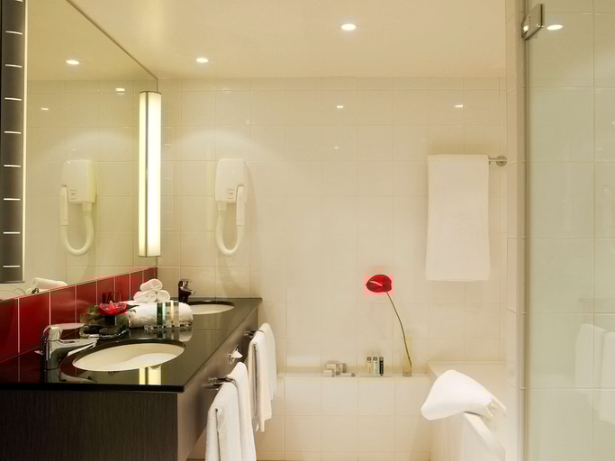 Bathroom 4, Novotel Paris Roissy CDG Convention, Val-d'Oise