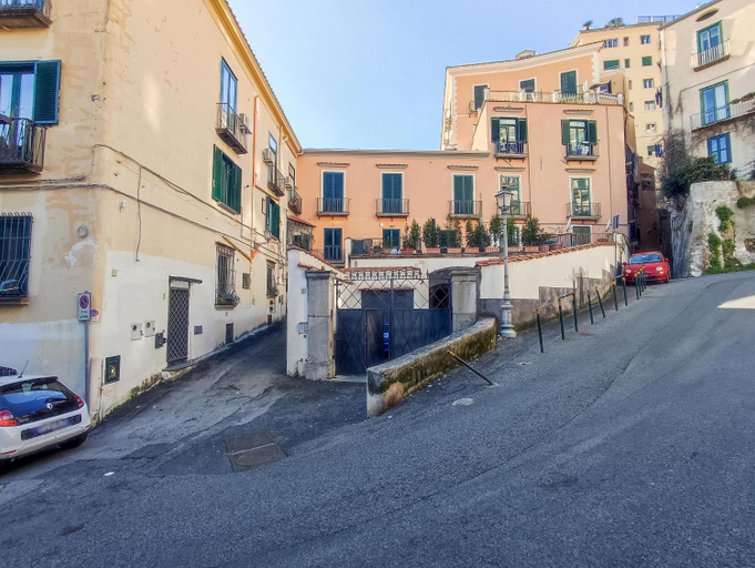 Others 5, One&One, Salerno