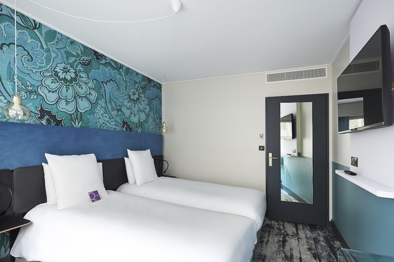 Bedroom 2, Hotel Relais De Lyon by Malone, Paris