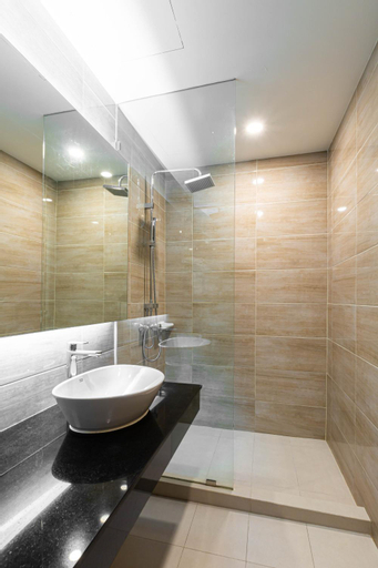 Bathroom 13