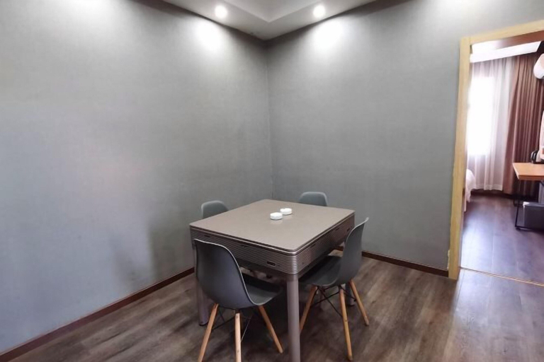 Others 4, Junyi Hotel (Gucheng Railway Station Sanhuan Cheqiao Industrial Park), Xiangfan