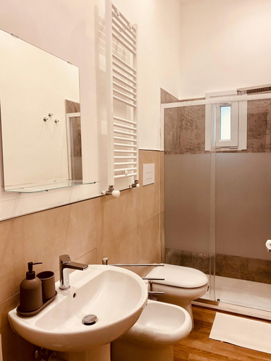 Bathroom 3, Joy Apartment Vaticano, Roma