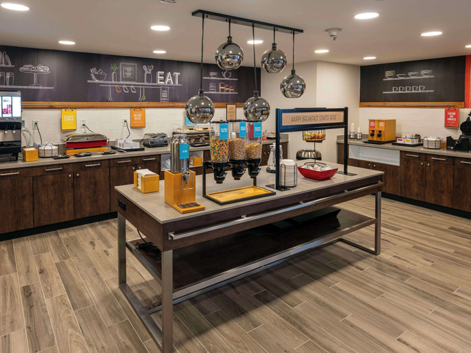 Food & Drinks 5, Hampton Inn Norton, VA, Norton