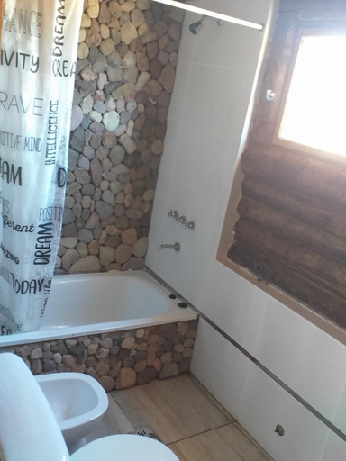 Bathroom 3, Inca Roca, Las Heras
