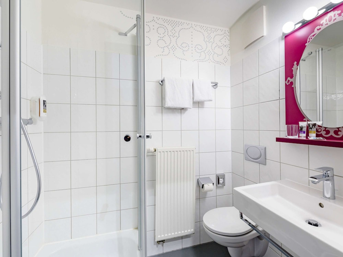 Bathroom 4, Mercure Hotel Munich Olympiapark, München