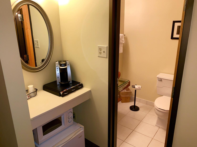 Bathroom 4, The Academy Hotel Colorado Springs, El Paso
