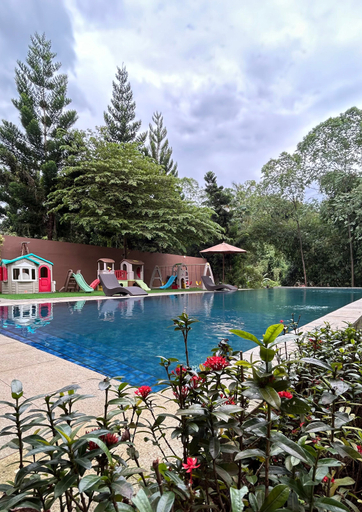 Swimming Pool 22