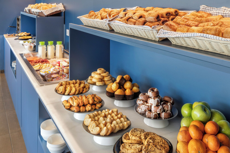 Food & Drinks 4, B&B Madrid Aeropuerto T1 T2 T3, Madrid