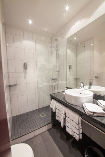 Bathroom 3, NOVINA HOTEL Tillypark, Nürnberg