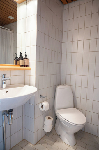 Bathroom 3, Hotel Siemsens Gaard, Bornholm