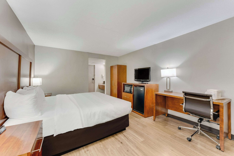 Bedroom 4, Quality Inn Easton, Northampton
