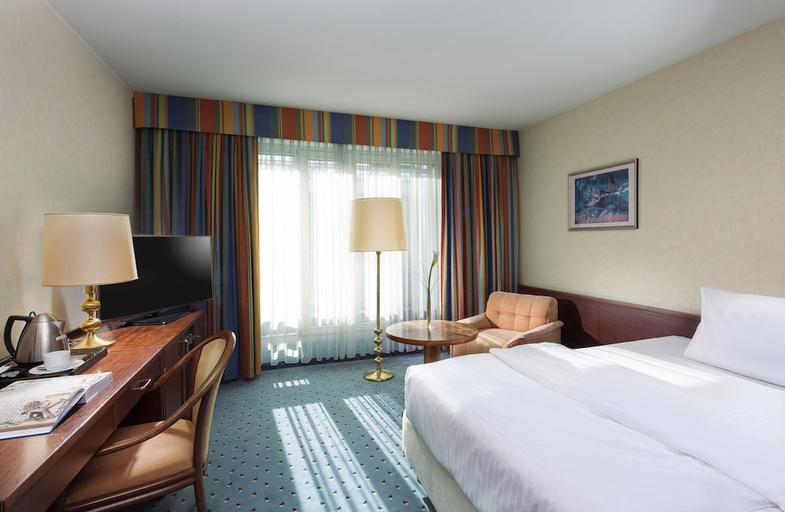 Bedroom 3, Maritim Hotel Köln, Köln