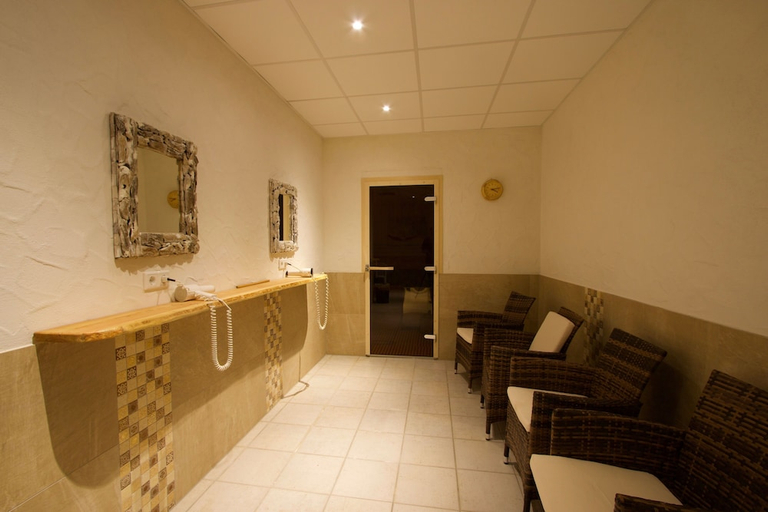 Others 5, Hotel Zum Lowen, Groß-Gerau