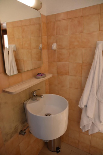 Bathroom 2, Casa Topane, Crete