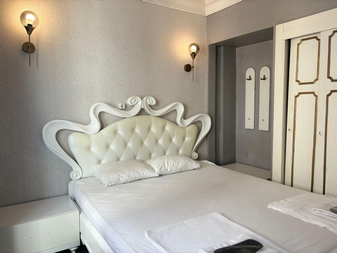 Sahlan Otel, Merkez