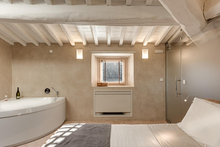 Bathroom 21