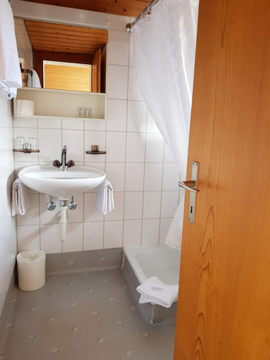 Bathroom 3, Gasthof Schonegg B&B, Interlaken