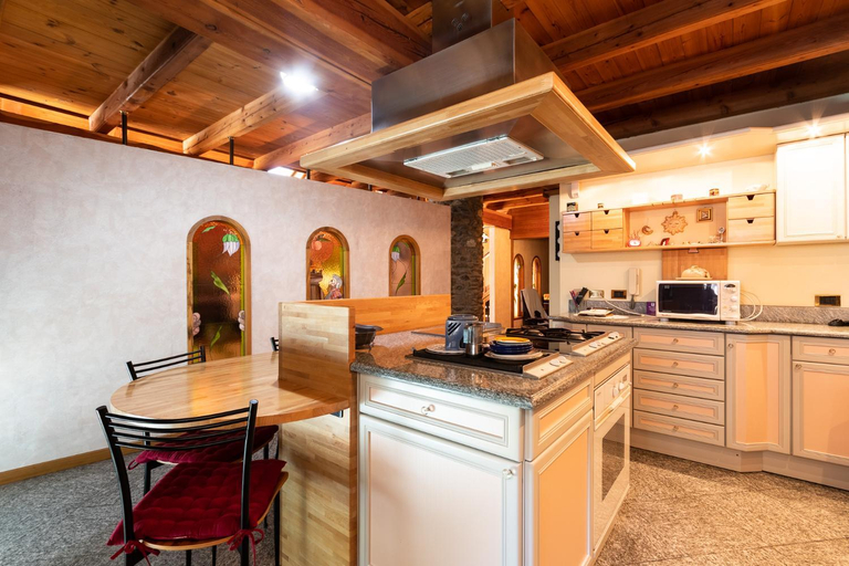 Kitchen 2, L'Atelier du Temps - Woodstone Villa, Aosta