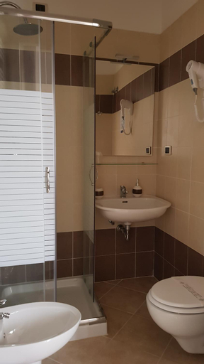 Bathroom 9