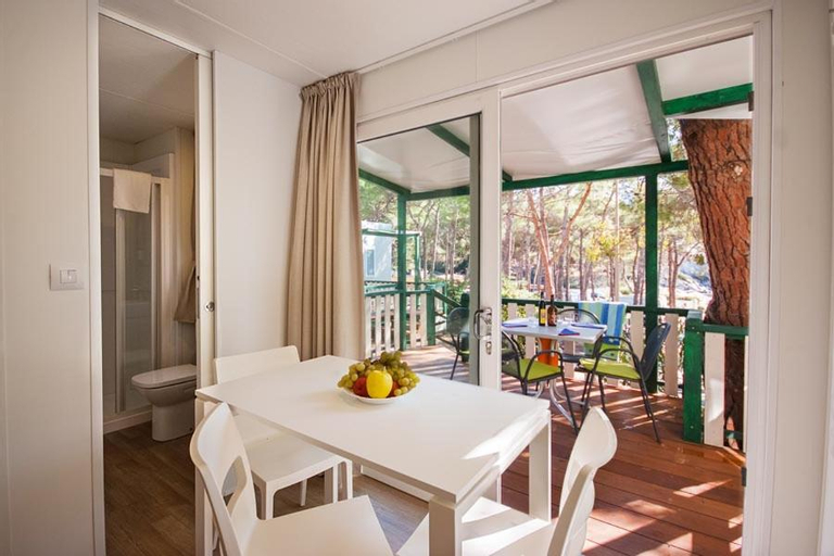 Dining Room 8