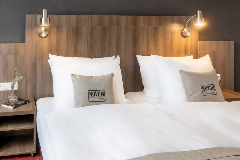 Bedroom 4, Hotel Leonet, Köln