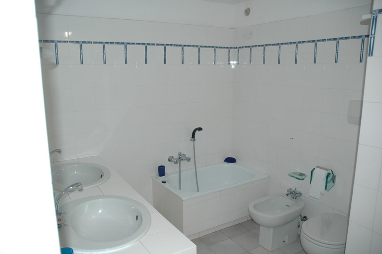 Bathroom 3, Casa Maremma, Grosseto