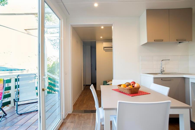 Dining Room 9