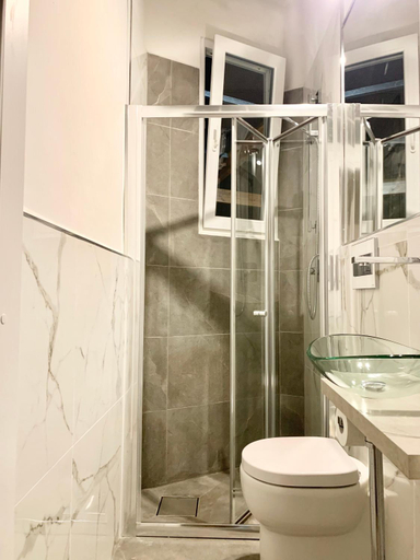Bathroom 4, Tuscan Sun Studios, Florence