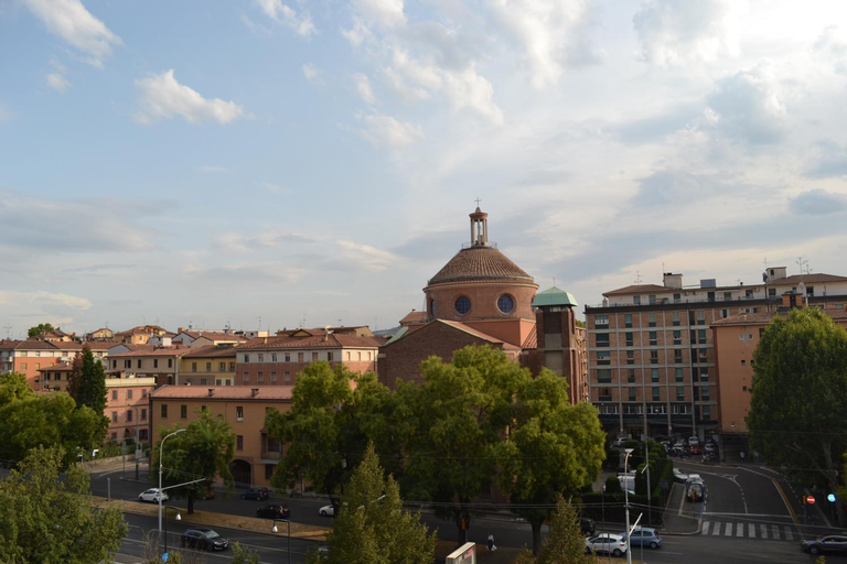 4 Star Family & Friends Apt - Self Check-in, Bologna