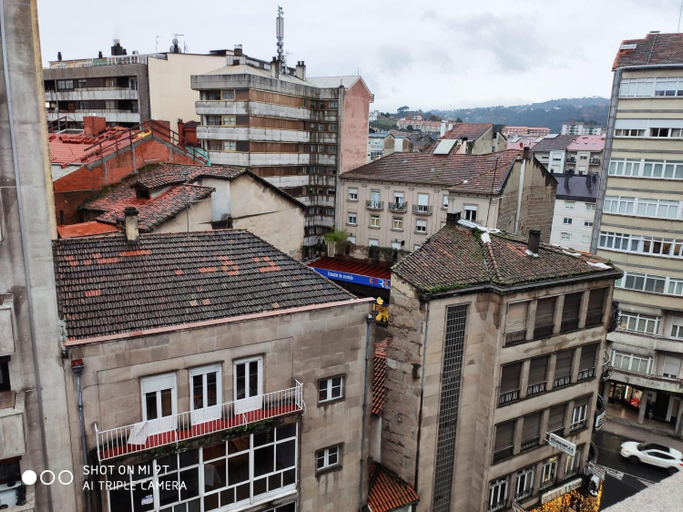 Others 4, Villa Trabazos Abellas, Ourense