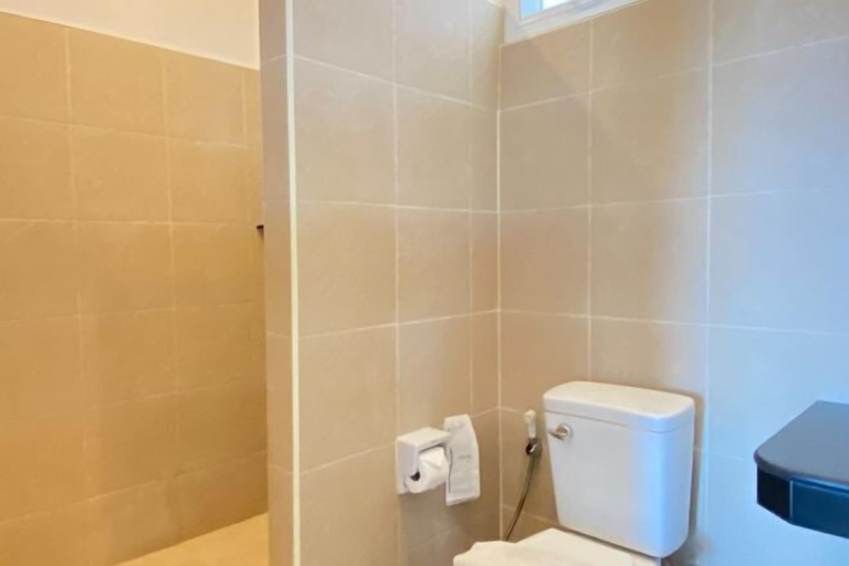 Bathroom 3, Laemsing Natural Beach Resort, Laem Sing