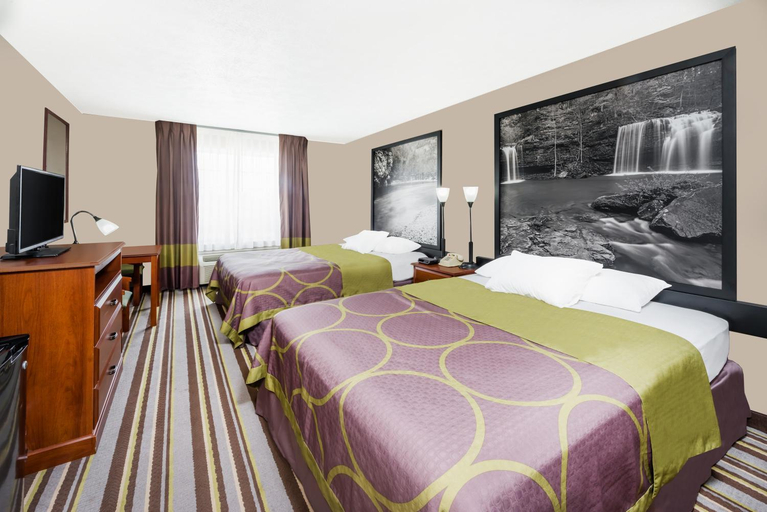 Bedroom 3, Super 8 by Wyndham Bolivar, Polk