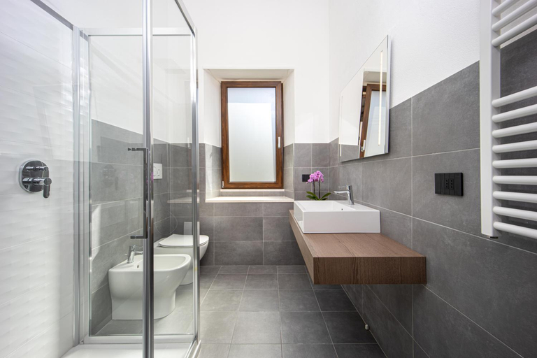 Bathroom 3, Coru e Mari 2 Apartments, Cagliari